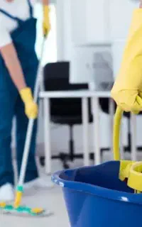 کارگر روزمزد هستم (نظافتچی و خدماتی)