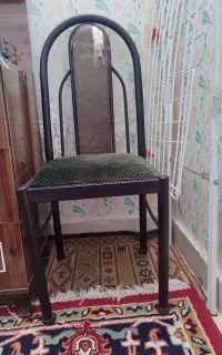 صندلی سالم بدون شکستگی