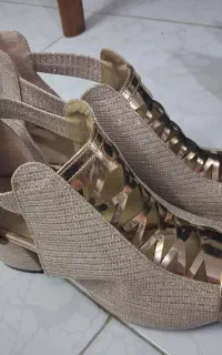 کفش و صندلی مجلسی