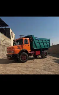 تعدادی کامیون جهت خاکبرداری