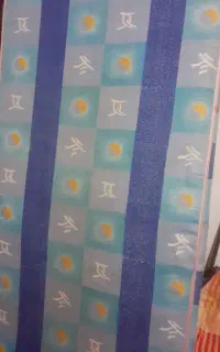 تخت  فرفوژه با  دشک  برای فروش کمی لبه تخت  شکست