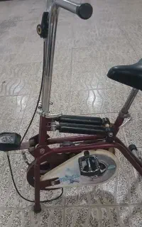 دوچرخه ثابت ورزشی