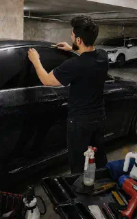 نصب‌ شیشه‌دودی (به‌صورت‌سیار)