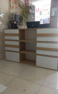 زیر تلویزیونی( دیواری ) MDF سفید و طرح چوب