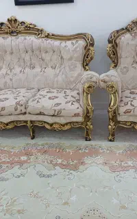 مبل همراه با میز و دو جلو مبلی