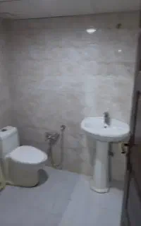 ۲ عدد روشوی با شیر
