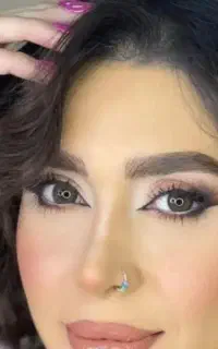 خدمات زیبایی میکاپ شنیون رنگ و لایت ناخن و مژه