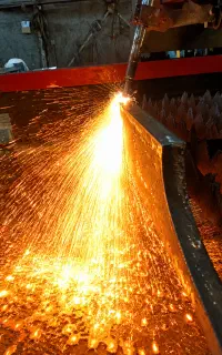 خدمات برشکاری cnc و نورد ورقهای فولادی و استیل
