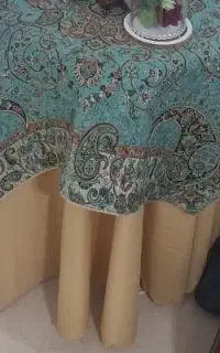 میز خاطره با رومیزی طرح ترمه