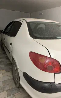 206 صندوق دار
