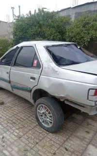 شاگرد صافکاری و رنگ امیزی