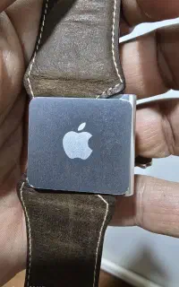 آیپاد شافل با بند چرم درسا Apple iPod shuffl h