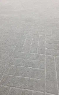 بیست متر موکت با تیکه های دوازده متریی داریم