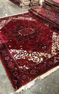 ۹متری دستباف هریس نقه بسیار خاص رنگ قرمز