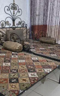 تخت اهنی سلطنتی