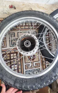 چرخ کامل موتور سیکلت
