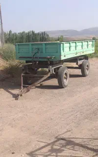 تریلی پشت تراکتور