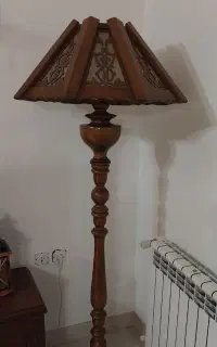 آباژور کنار سالنی تمام چوب در حد نو