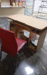 میز و صندلی کار کرده