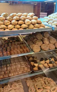 نیازمند فروشنده خانم در فروشگاه نان فانتزی
