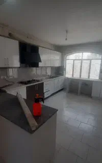 ویلایی دوطبقع راه کانلا جدا ازکوچه دیگه