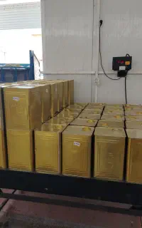 عسل گون کنار آویشن