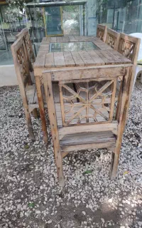 میز  و صندلی چوبی