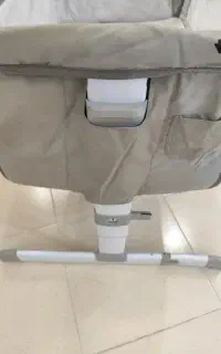 تخت کنار مادر