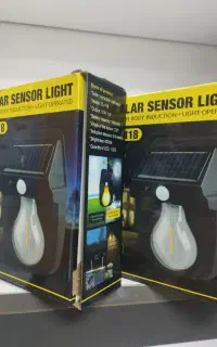 چراغ دیواری خورشیدی فتوسل دار