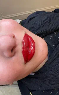 مدل جهت خدمات آرایش دائم