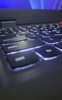 تدوینگر‌ ویدئو هستم.