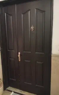 درب ورودی آپارتمان