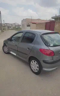 206 تیپ 2 کارمندی