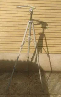 سه پایه دوربین