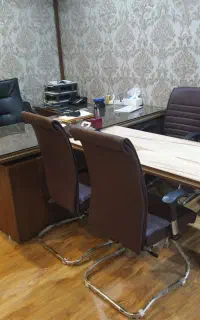 میز مدیریت و صندلی
