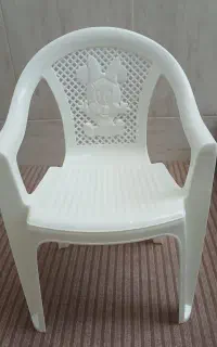 صندلی پلاستیک کودک. خیلی محکم