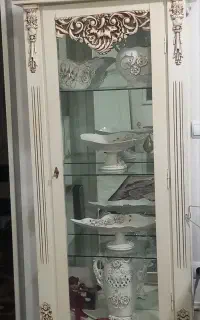 بوفه وساعت
