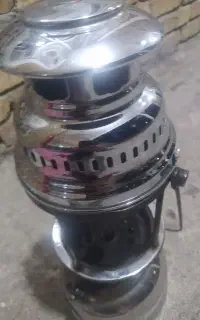 مجسمه قدیمی برنجی دوعدد زنبوری با جنس آهن قدیمی