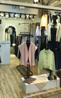 فروشنده برای بوتیک زنانه