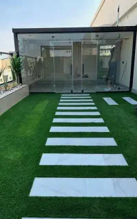 فروش و نصب چمن مصنوعی گرین وال و فنس چمنی