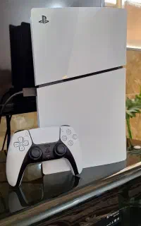 Ps5 slim حافظه د در حد نو  با جعبه دیسک خور هم هست