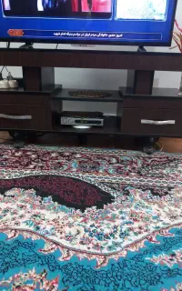 ساعت و میز