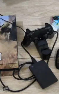Ps4 با سه دسته اورجینال و هارد ۱ ترابایت