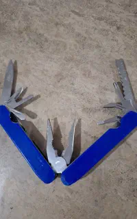 ابزار چند کاره سویُیسی