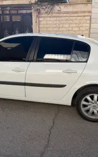 مگان ۲۰۰۰ اتومات