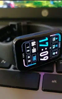 ساعت شیائومی مدل mi band 7pro دارای یه سری اکسسوری