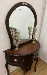 آیینه وکنسول و شمعدان