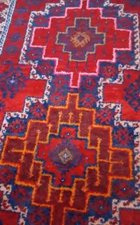 یک عدد قالیچه دستباف