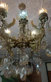 دو لوستر برنز یک دیوارکوب برنز