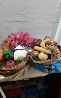 دو عدد سبد میوه به همراه جاکفشی